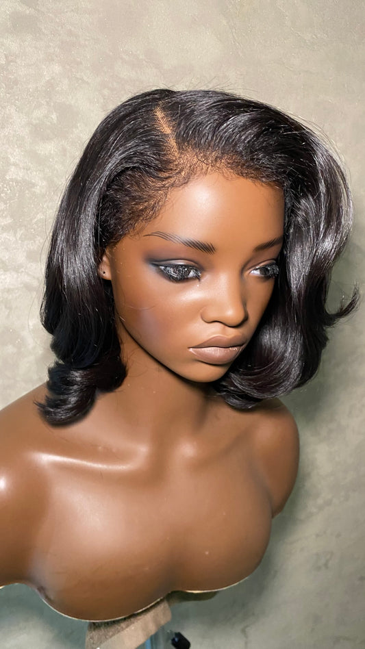 Lori side closure bob