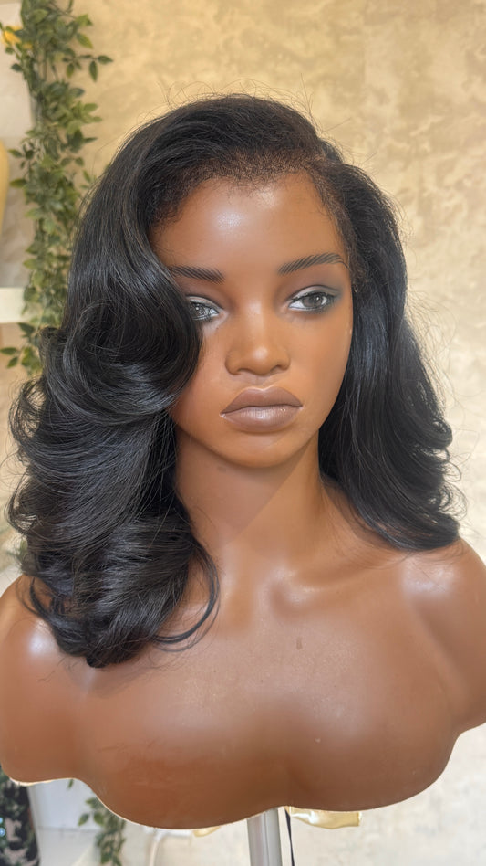 Lori side closure bob